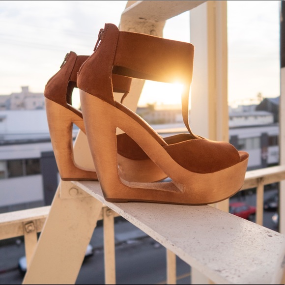 Forever 21 Cutout Wedge Sandals - Picture 1 of 6